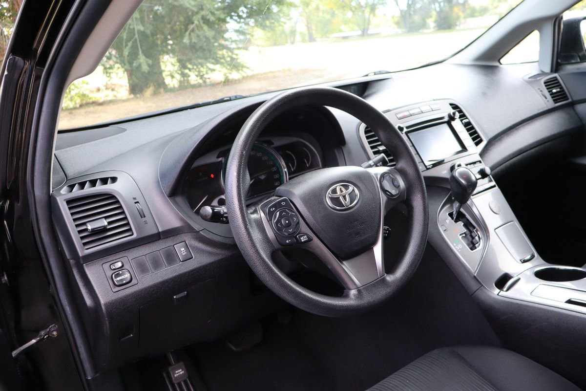 Used 2015 Toyota Venza LE image 15