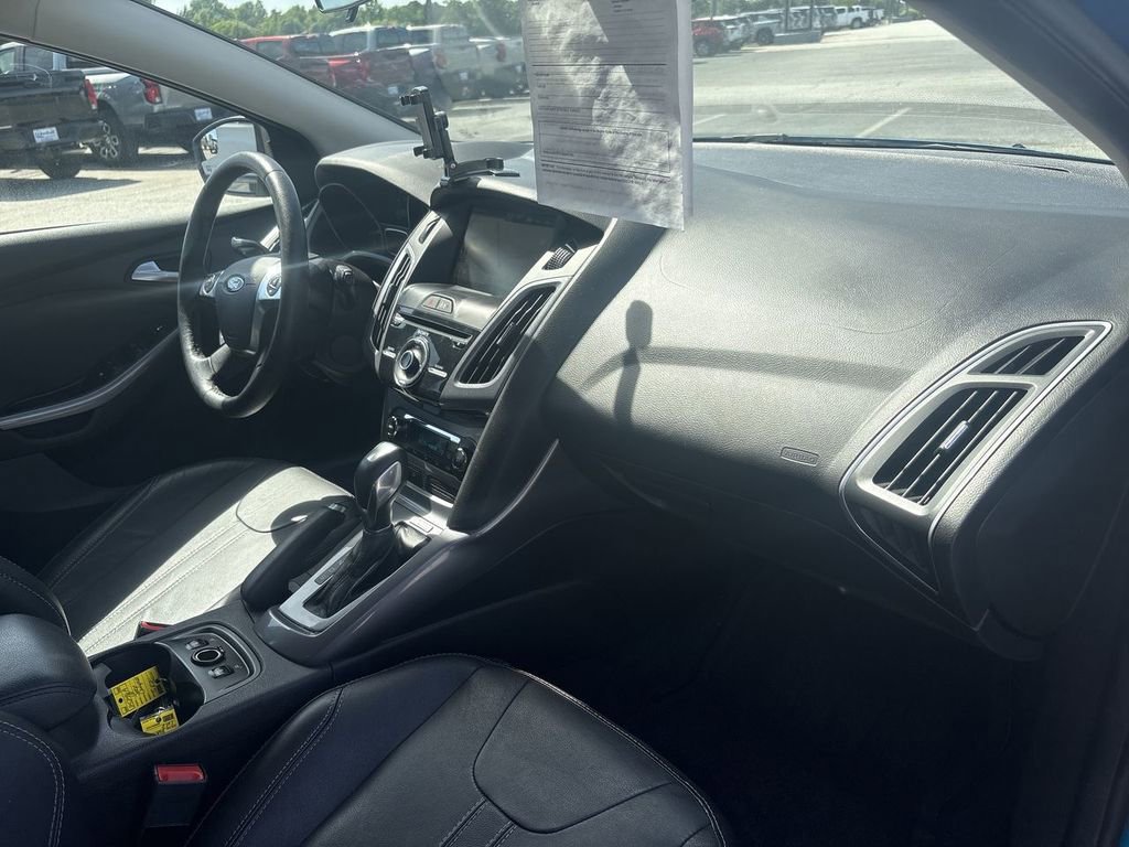 Used 2014 Ford Focus Titanium FWD image 27