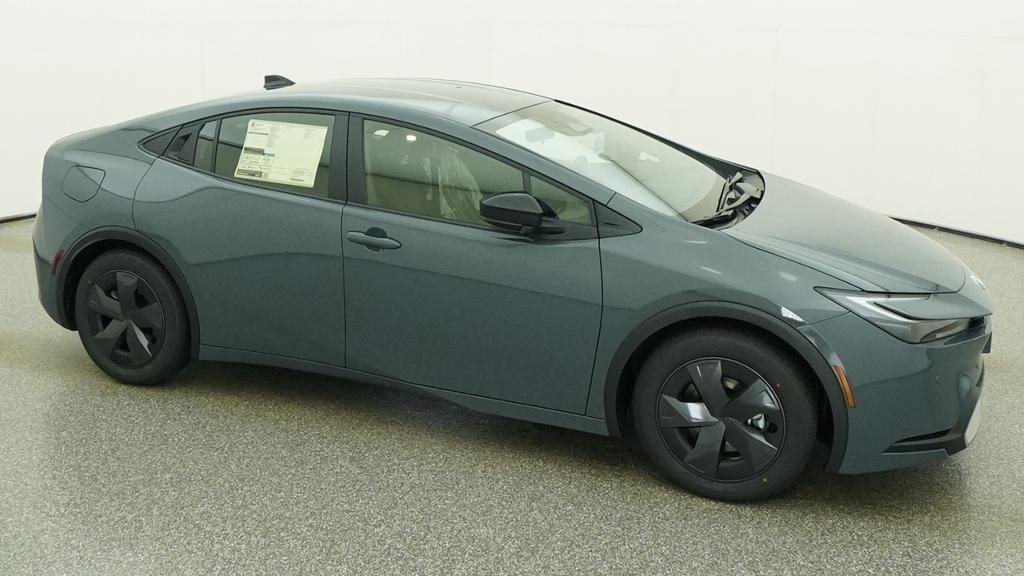 New 2027 Toyota Prius Plug-In Hybrid FWD image 12