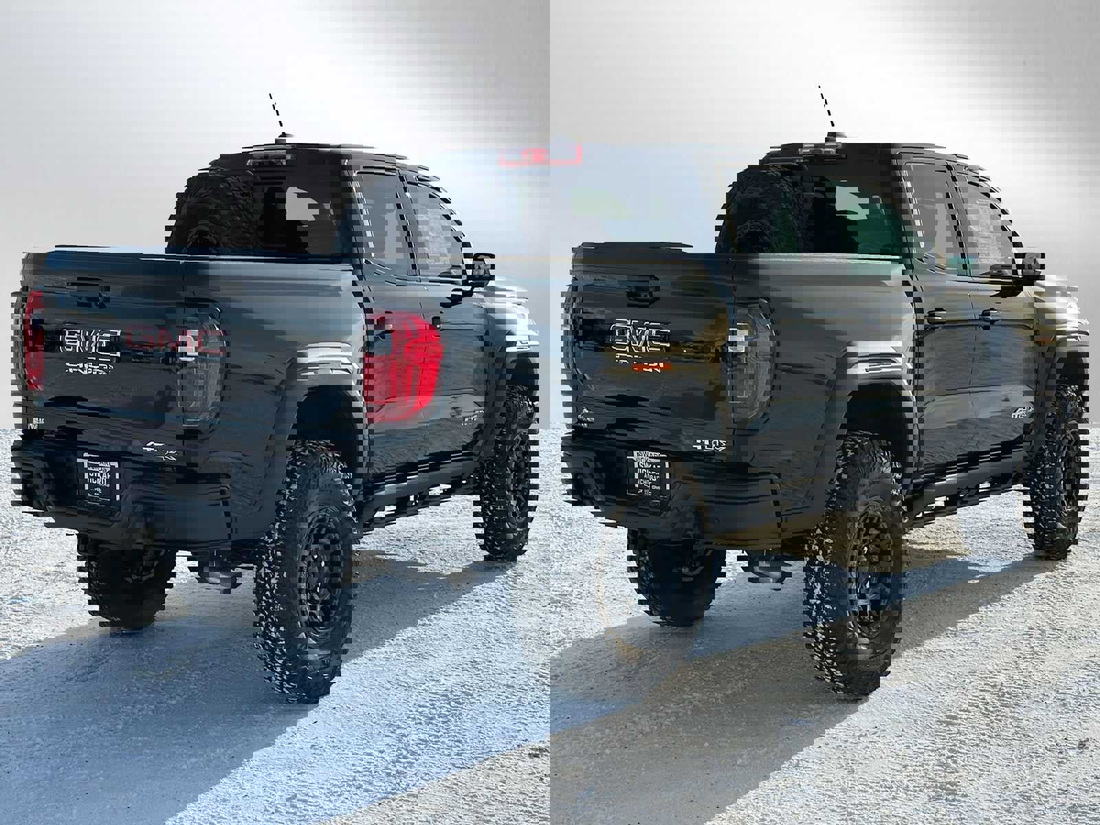 New 2026 GMC Canyon AT4X w/ AT4X AEV Edition image 3
