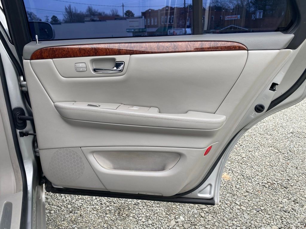 Used 2007 Cadillac DTS Luxury I w/ Trunk Convenience Package image 18