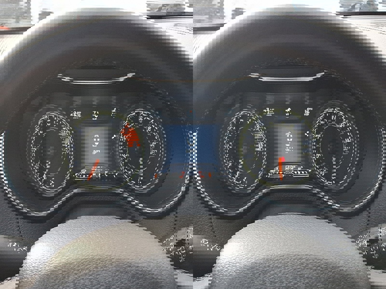 Used 2021 Jeep Cherokee Latitude Lux w/ Comfort/Convenience Group image 21