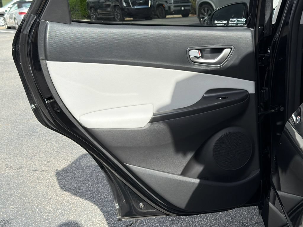 Used 2023 Hyundai Kona Limited FWD image 21