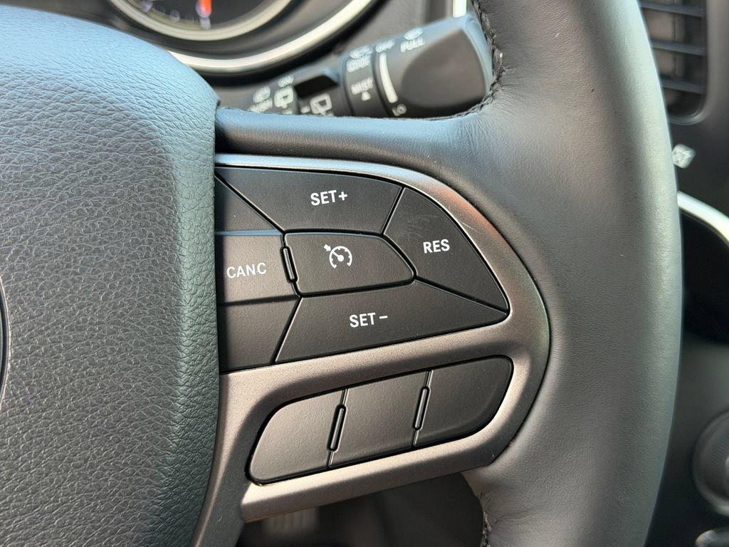 Used 2020 Jeep Cherokee Latitude Plus w/ Cold Weather Group AWD/4WD image 24