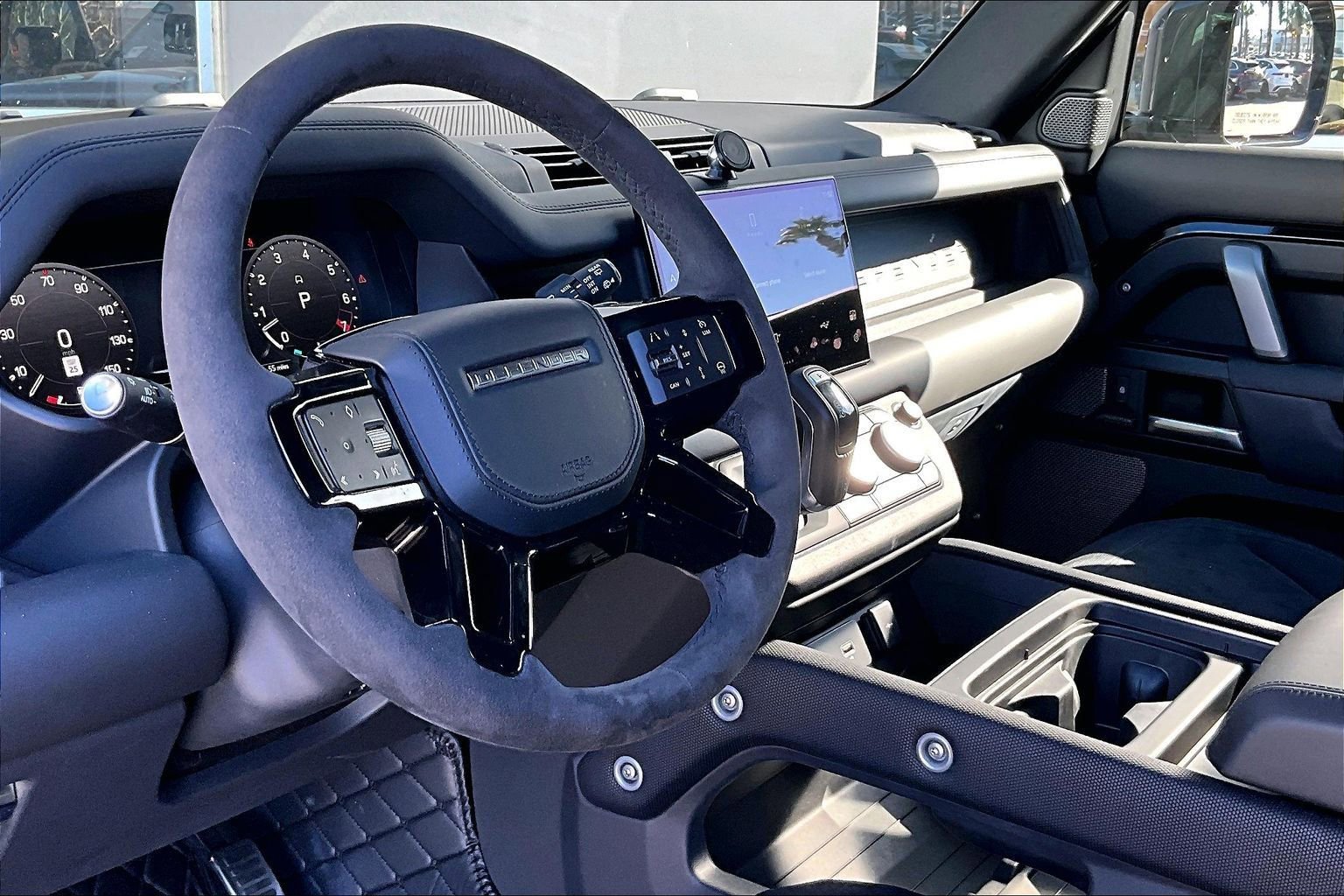 Used 2023 Land Rover Defender 110 V8 image 14