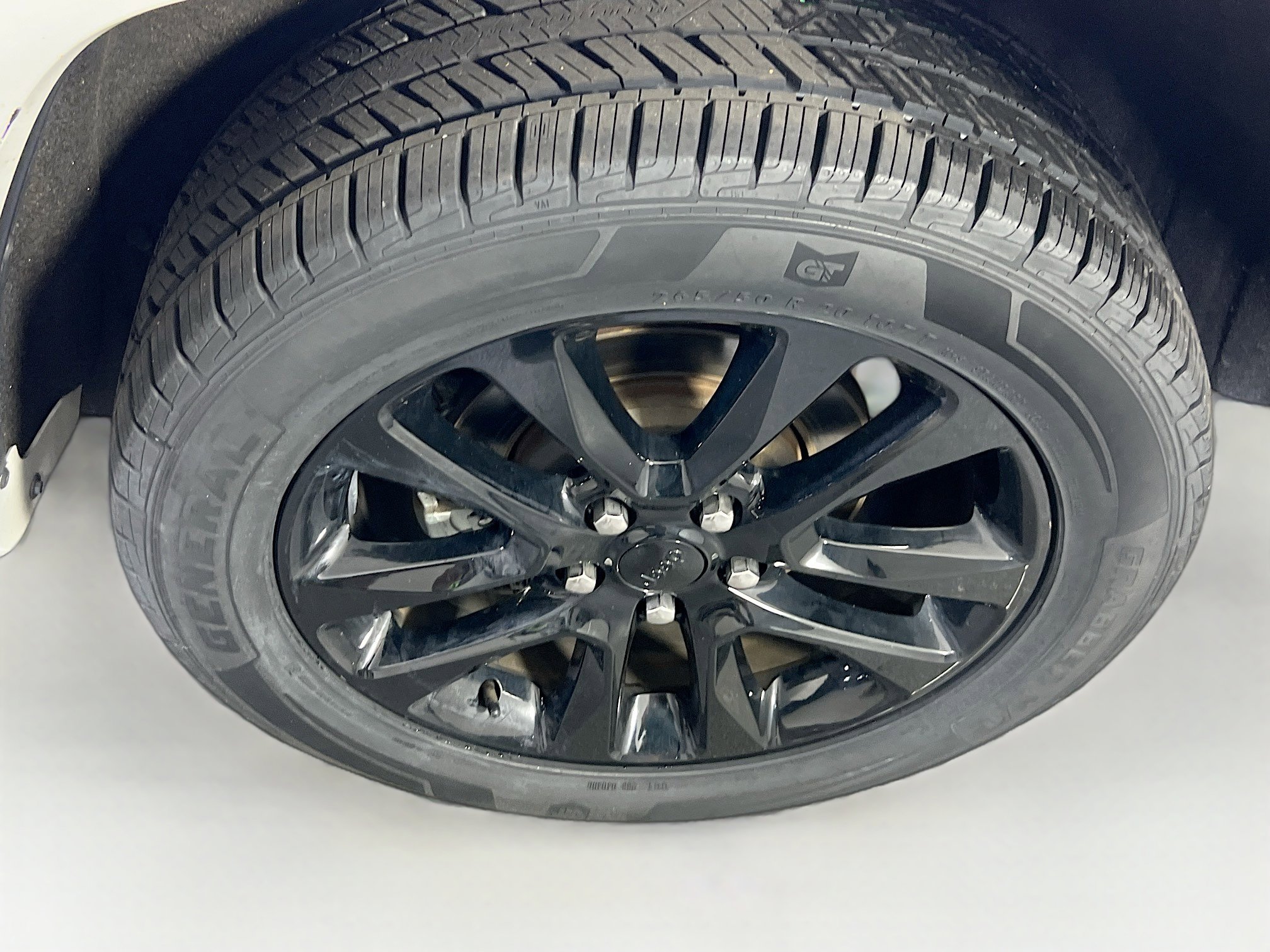 Used 2022 Jeep Grand Cherokee Laredo X image 30