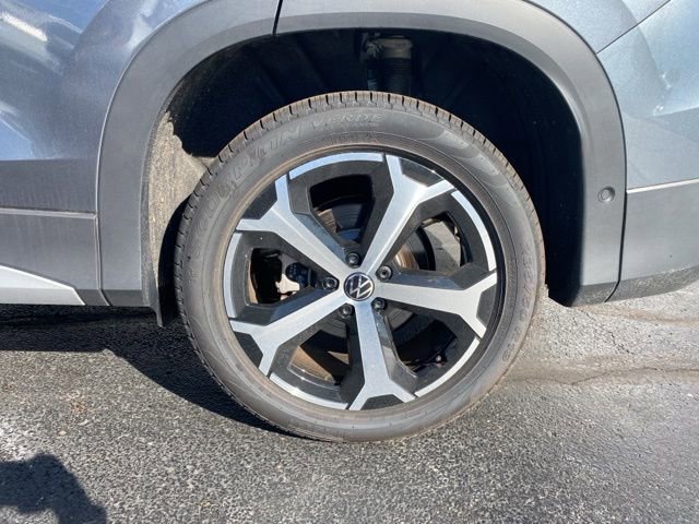 New 2025 Volkswagen Tiguan SE image 17