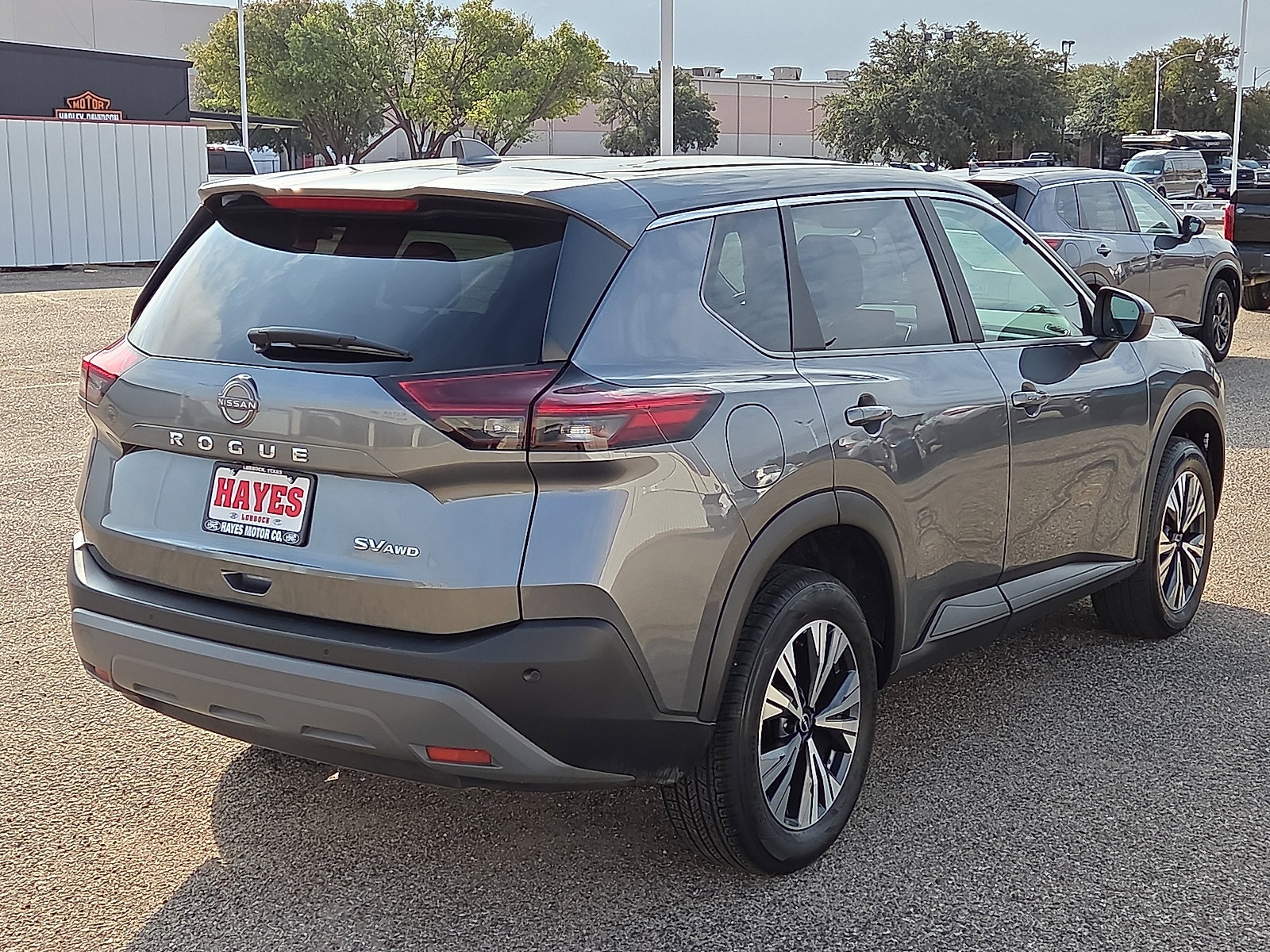 Used 2023 Nissan Rogue SV image 4