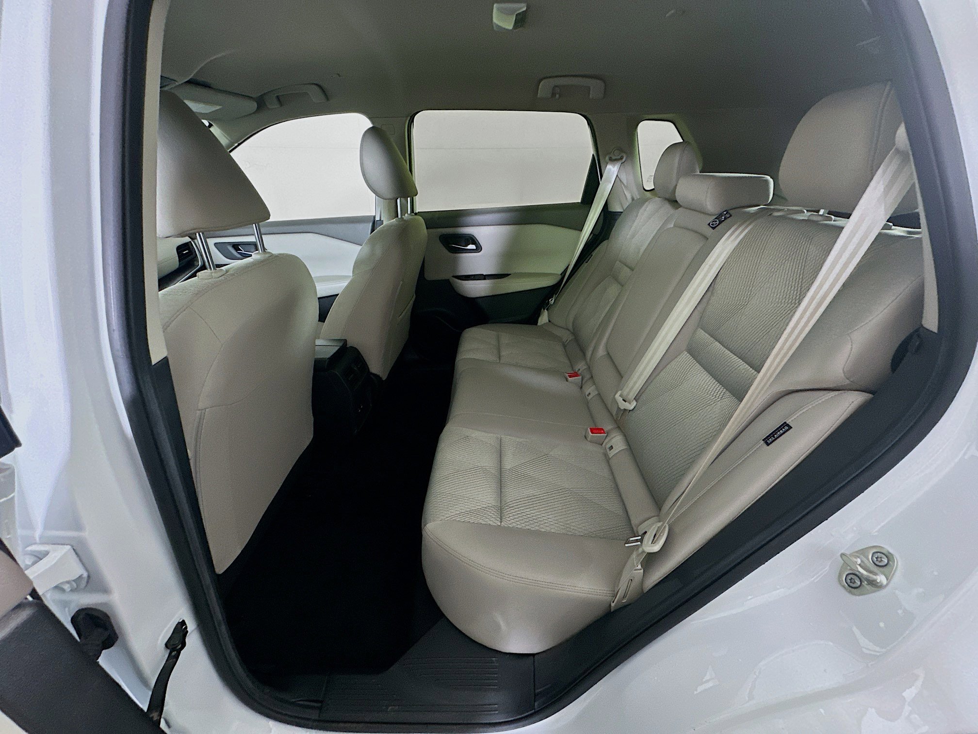 Used 2024 Nissan Rogue SV image 29