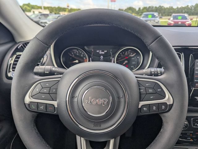 Used 2021 Jeep Compass Latitude w/ Sun and Sound Group AWD/4WD image 27