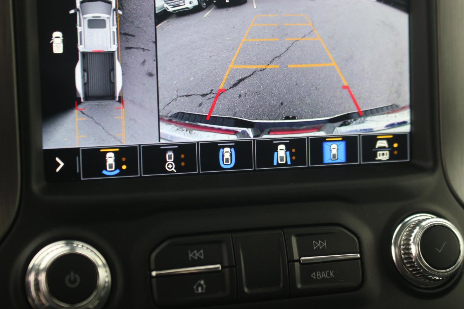 Used 2023 GMC Sierra 3500 Denali w/ Denali Ultimate Package image 26