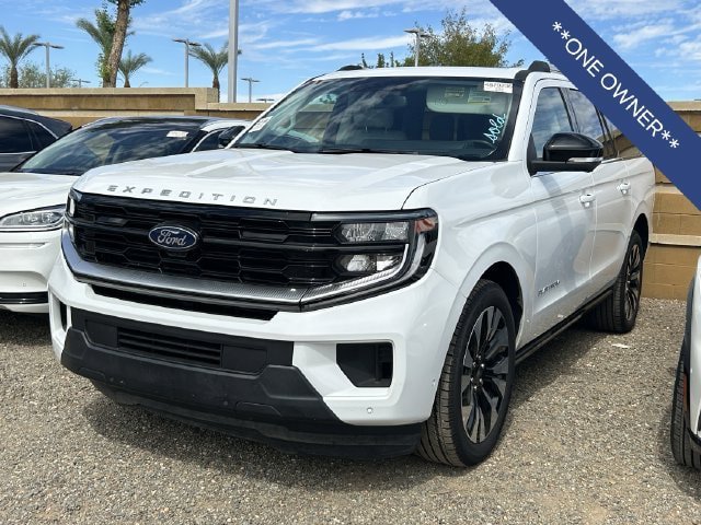 Used 2025 Ford Expedition Max Platinum w/ Driver's Package AWD/4WD image 3