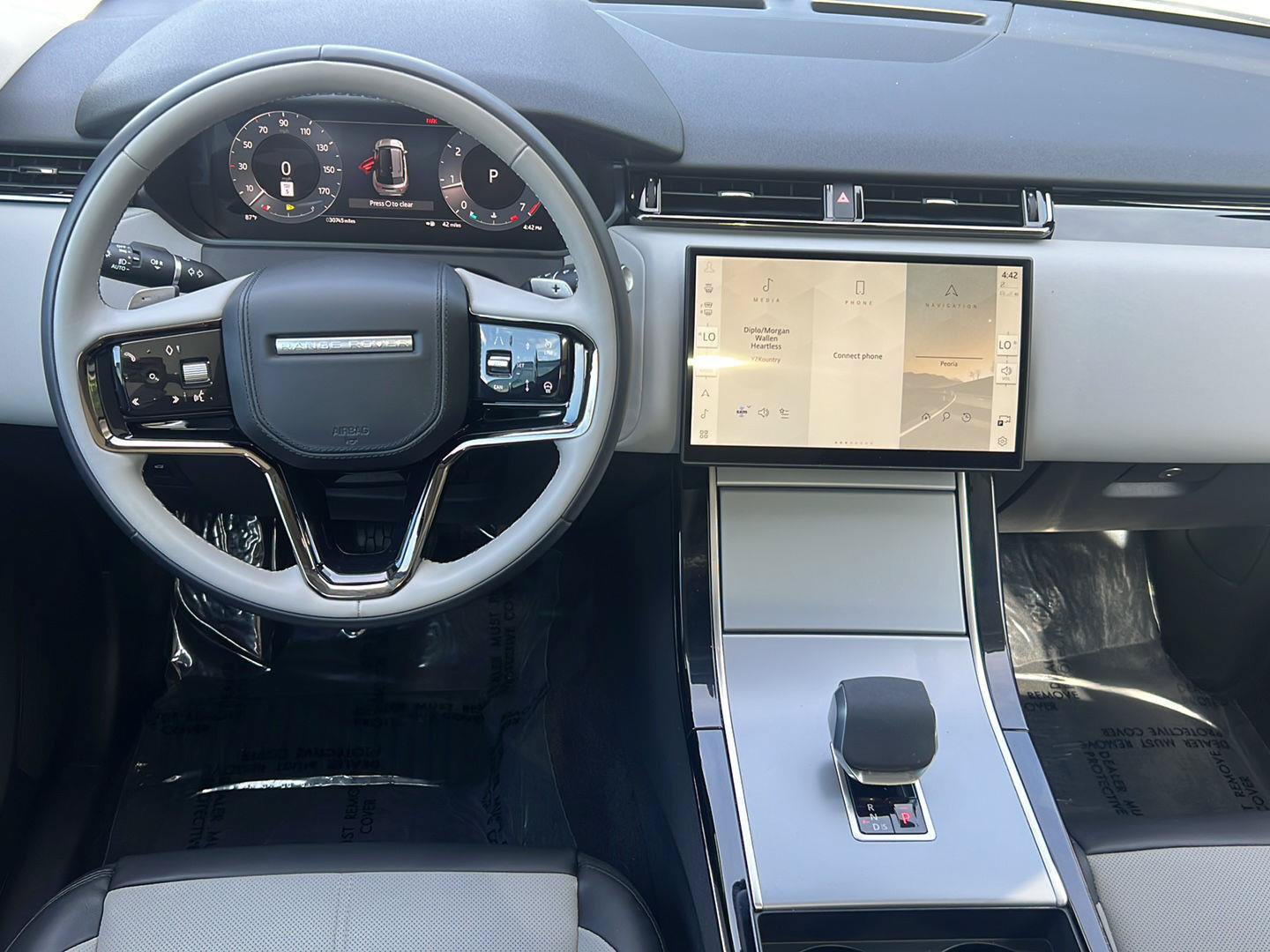 Certified 2024 Land Rover Range Rover Velar S AWD/4WD image 9