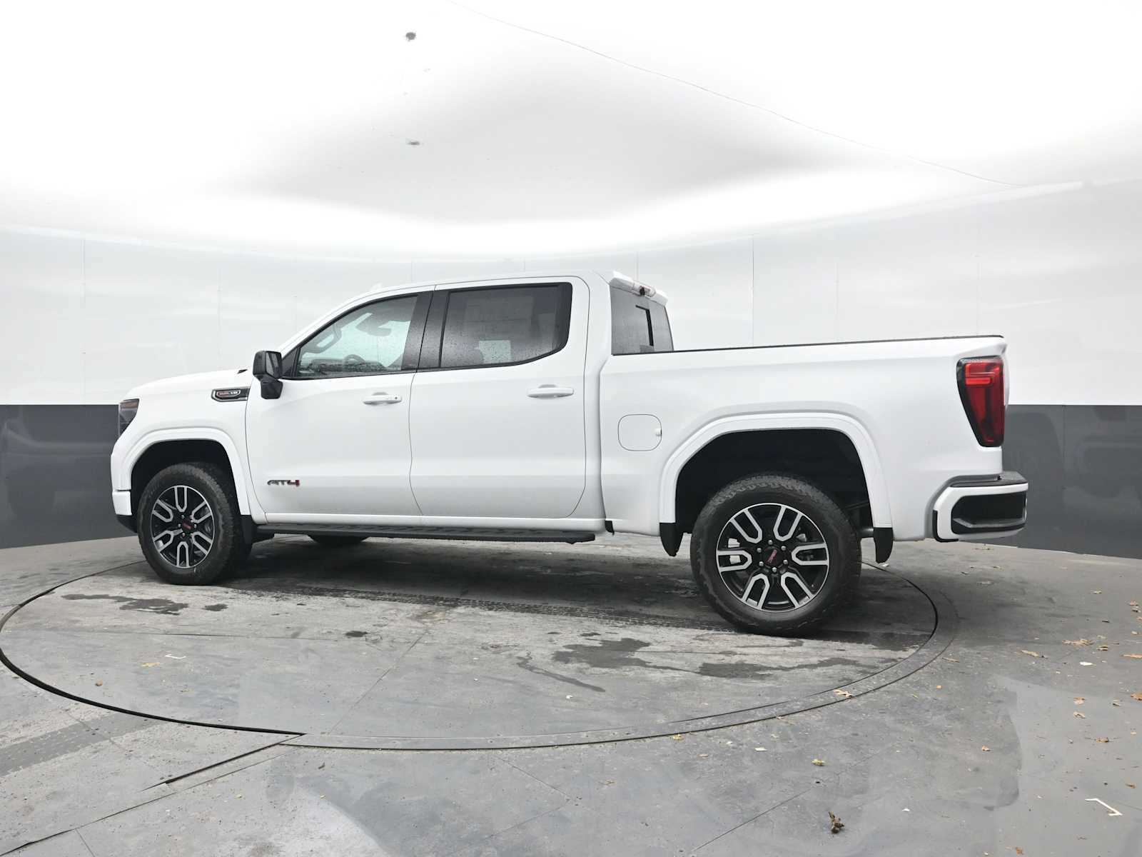 New 2026 GMC Sierra 1500 AT4 w/ AT4 Premium Package AWD/4WD image 3