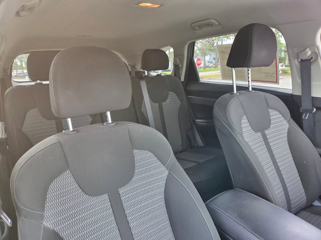 Used 2022 Kia Sorento LX image 13