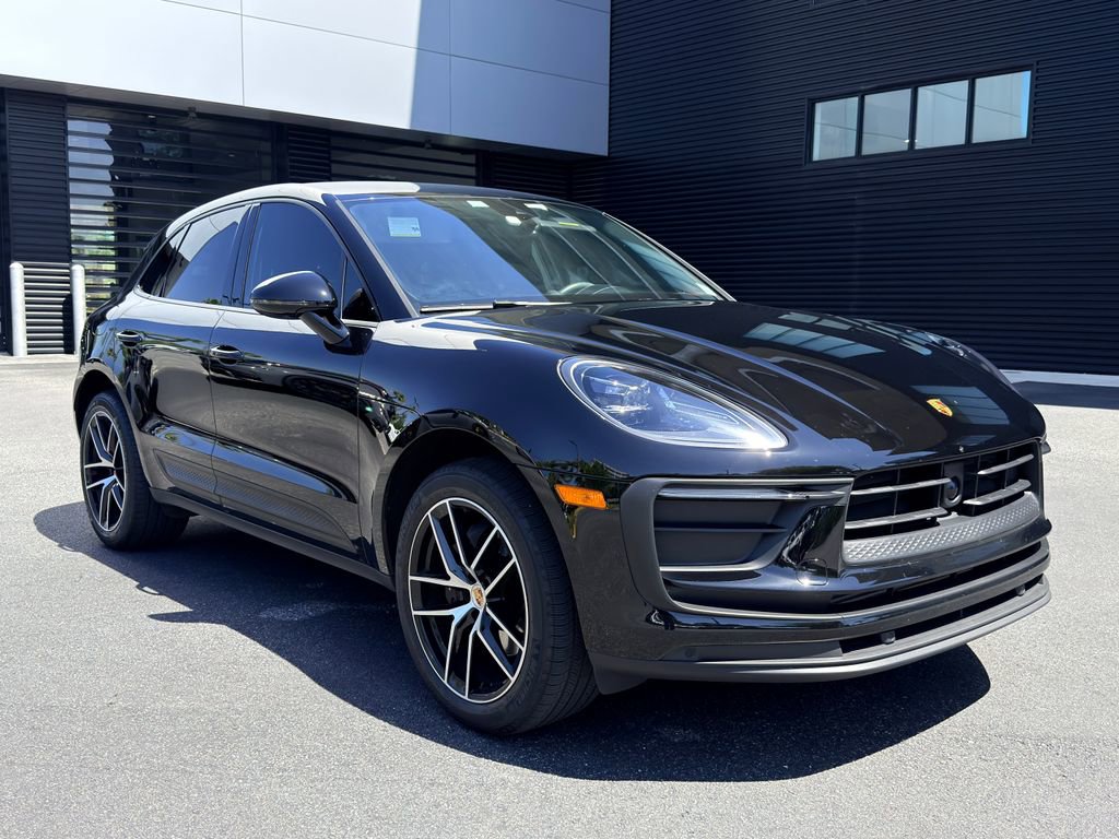 Certified 2023 Porsche Macan AWD/4WD image 10