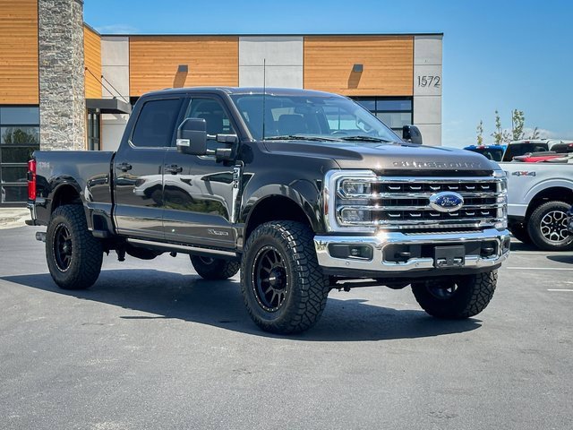 Used 2024 Ford F350 Lariat image 1