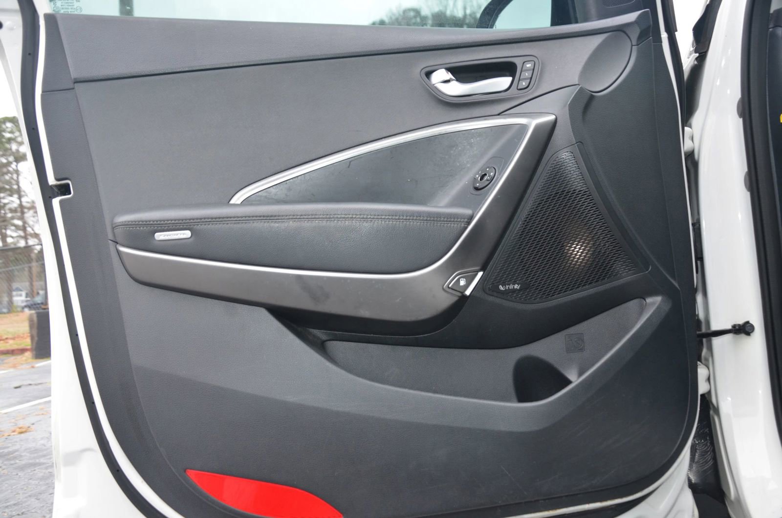 Used 2017 Hyundai Santa Fe Limited image 25