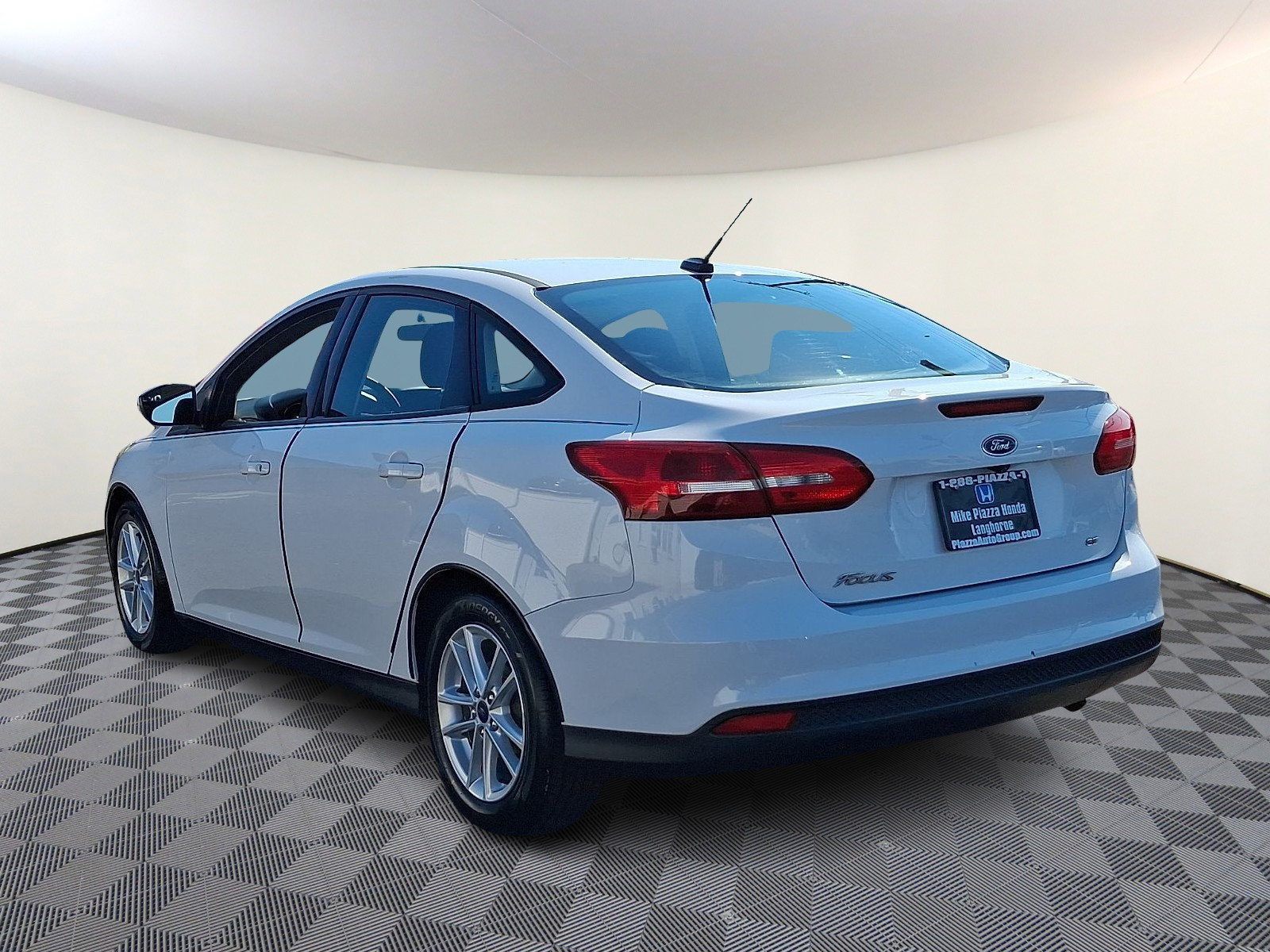 Used 2016 Ford Focus SE FWD image 5