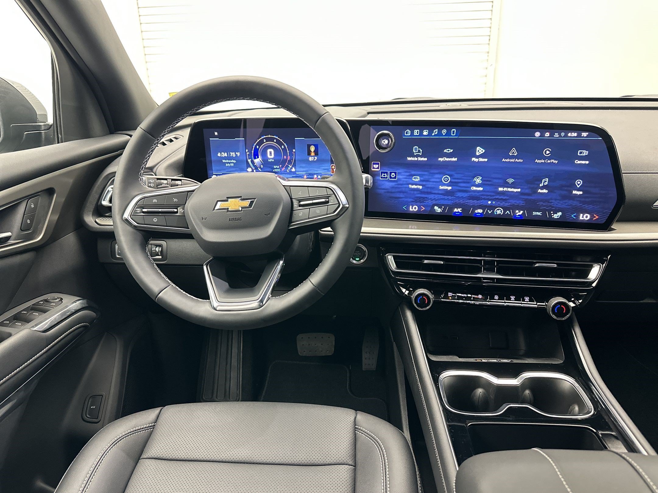 Certified 2026 Chevrolet Traverse LT AWD/4WD image 4