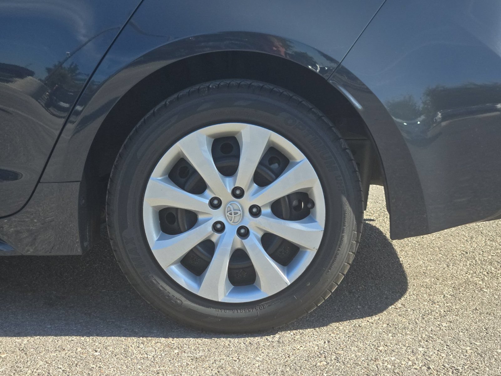 Certified 2024 Toyota Corolla LE FWD image 21