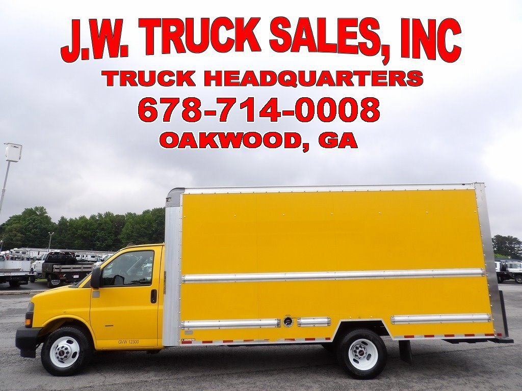Used 2019 GMC Savana 3500 Extended w/ Driver Convenience Package RWD image 2