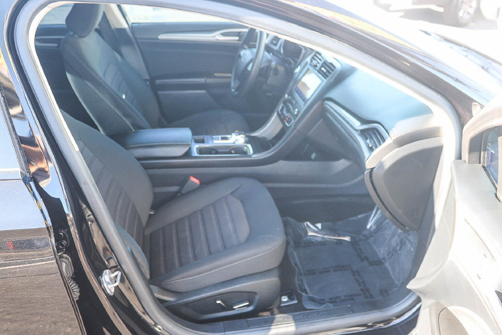 Certified 2020 Ford Fusion SE AWD/4WD image 20