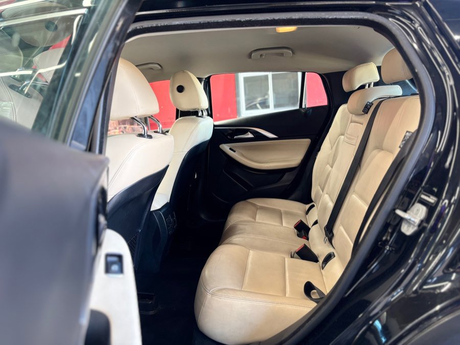 Used 2018 INFINITI QX30 AWD w/ Cargo Package image 12