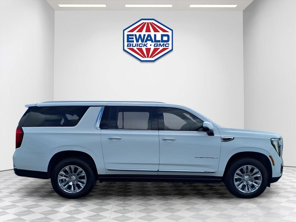 Certified 2025 GMC Yukon XL Denali w/ Sun & Power Step Package AWD/4WD image 4
