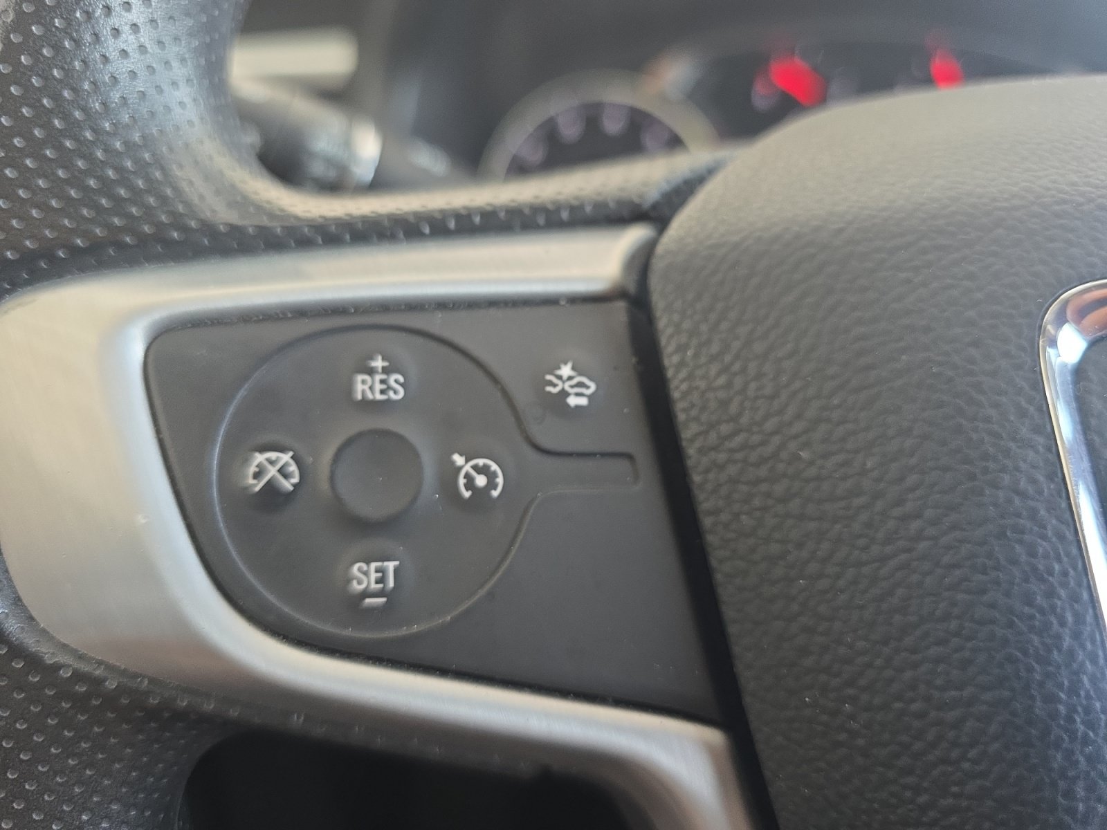Used 2023 GMC Acadia SLE w/ Driver Convenience Package FWD image 24