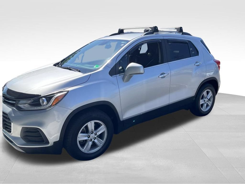 Used 2020 Chevrolet Trax LT w/ LT Convenience Package FWD image 3