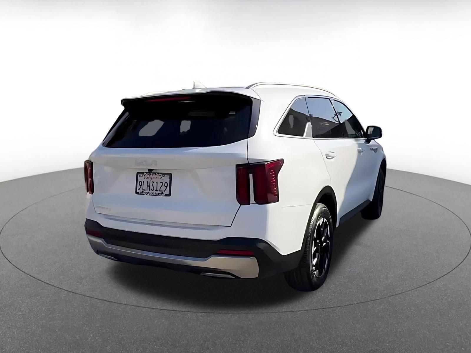 Used 2024 Kia Sorento S FWD image 14