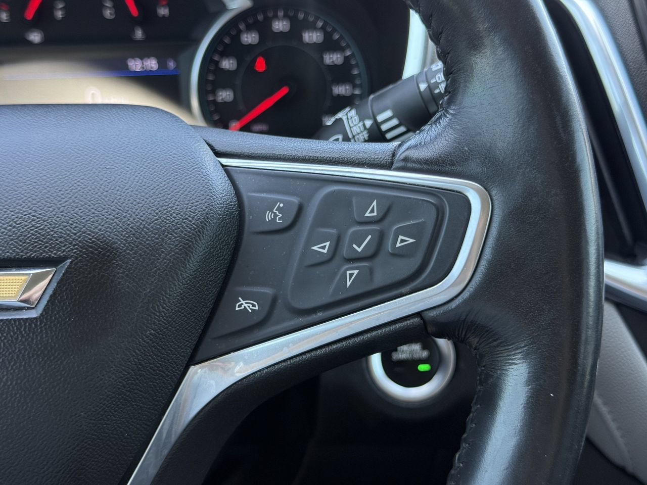 Used 2020 Chevrolet Equinox Premier FWD image 13