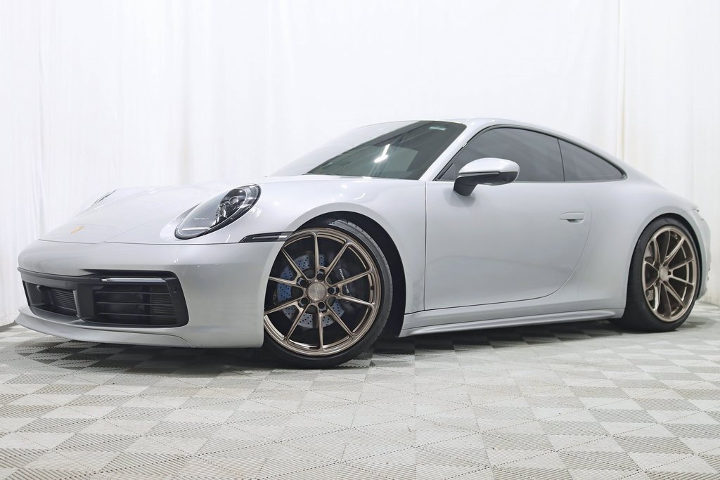 Used 2023 Porsche 911 Carrera image 2