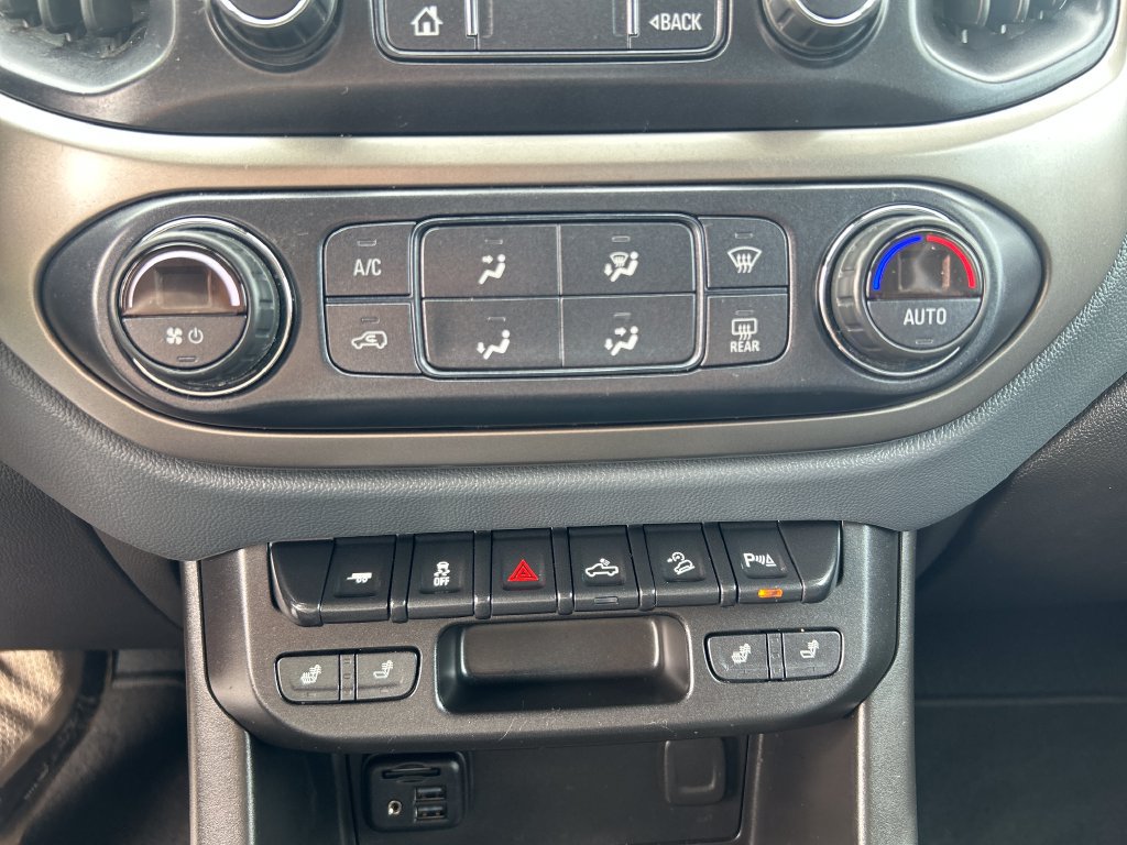 Used 2021 Chevrolet Colorado Z71 AWD/4WD image 28