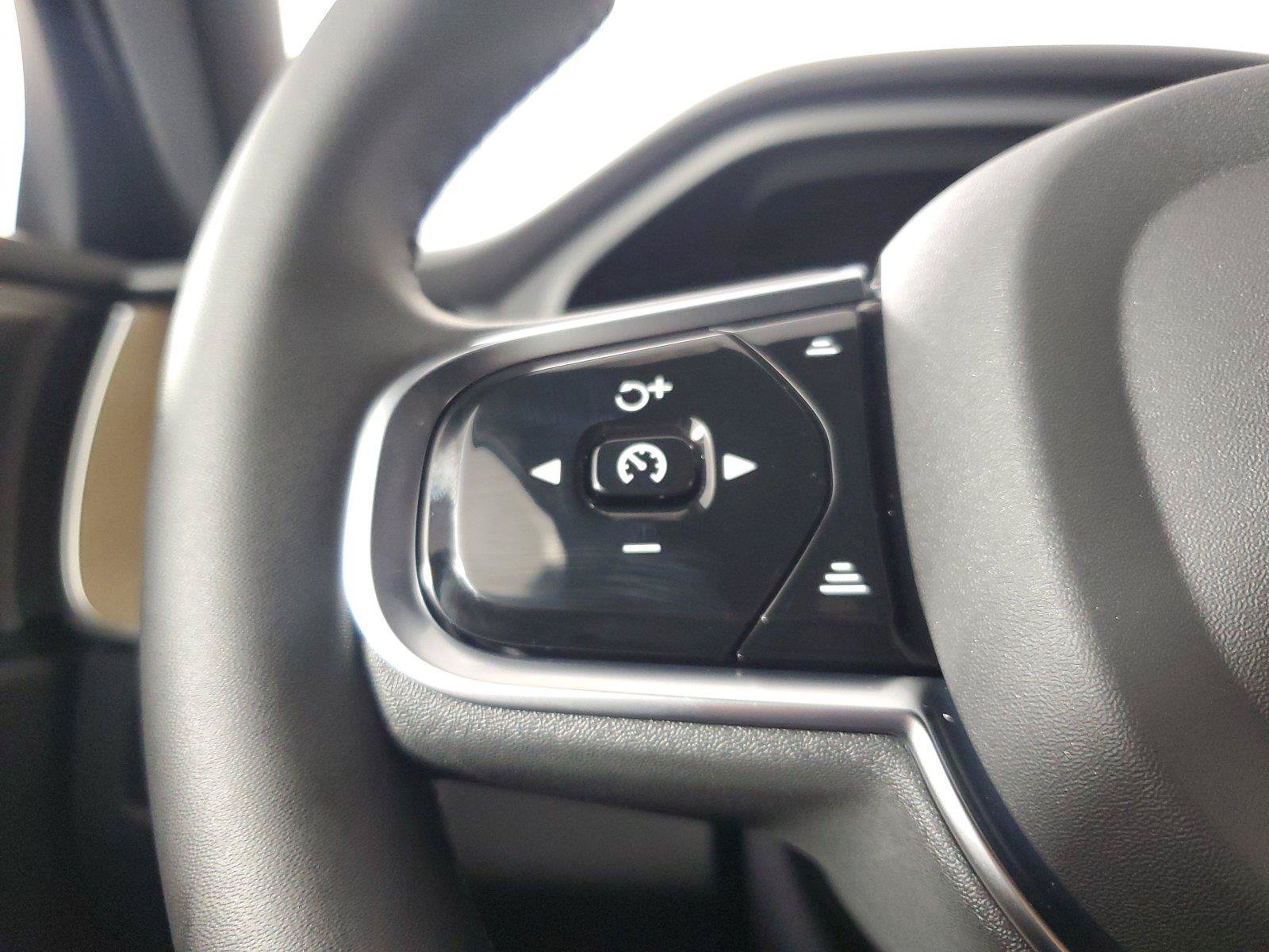New 2027 Volvo XC60 B5 Plus AWD/4WD image 25