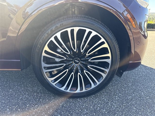 Used 2022 Lincoln Aviator Black Label w/ Dynamic Handling Package image 14