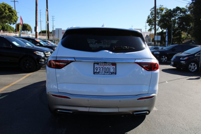 Used 2022 Buick Enclave Essence image 5