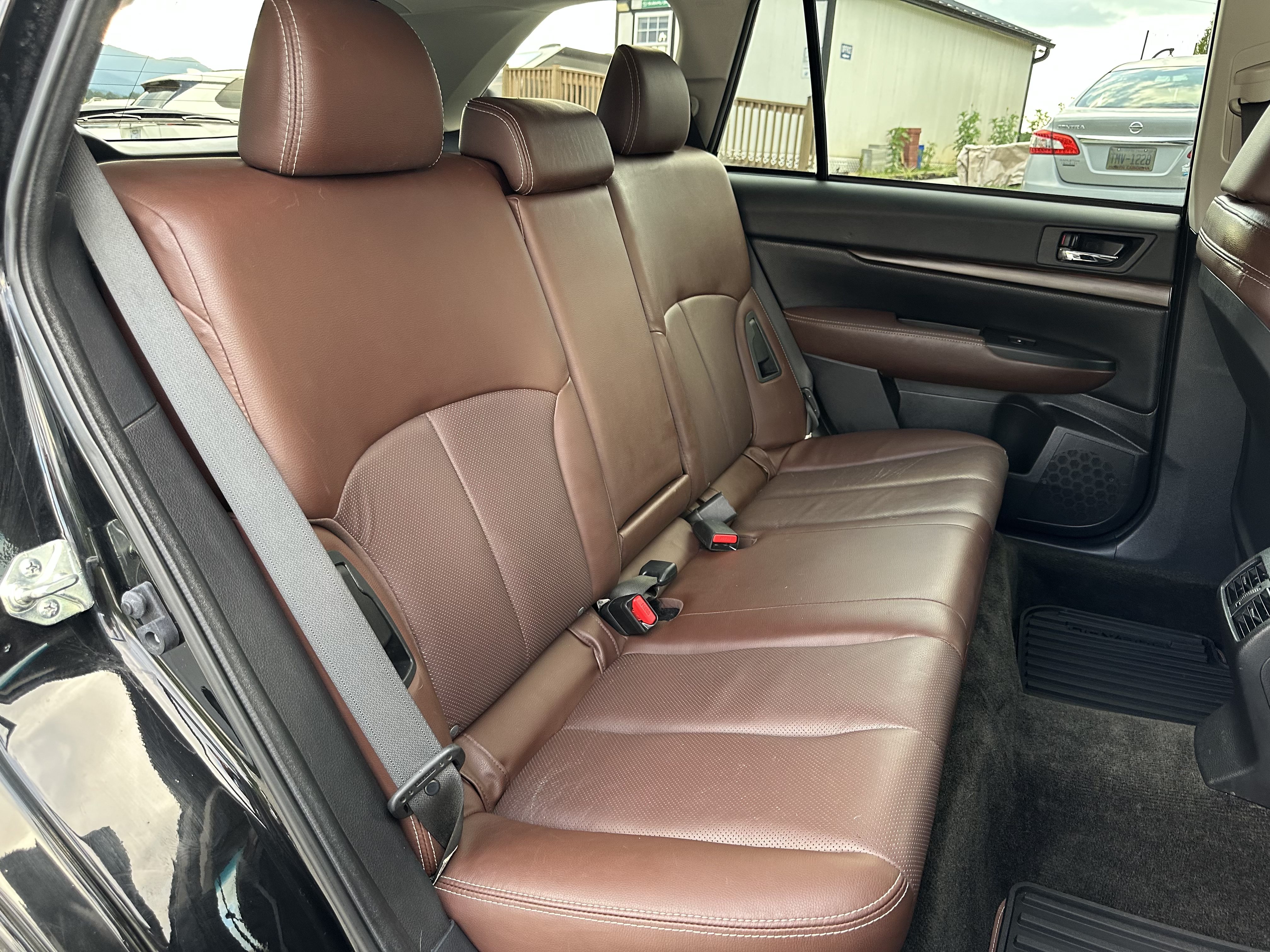 Used 2013 Subaru Outback 3.6R Limited w/ Special Appearance Pkg AWD/4WD image 11
