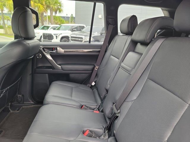 Used 2023 Lexus GX 460 Luxury w/ Accessory Package image 12