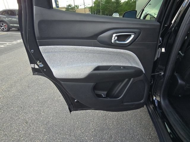 Used 2024 Jeep Compass Latitude AWD/4WD image 19