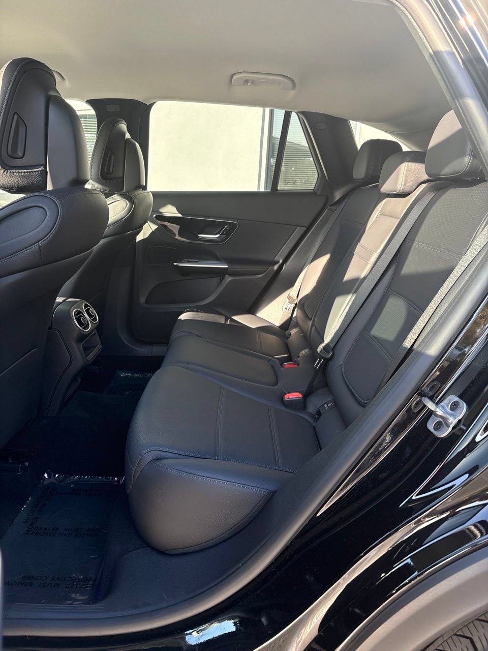 Used 2025 Mercedes-Benz GLC 350e 4MATIC image 11