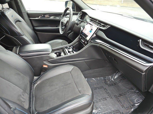 Used 2024 Jeep Grand Cherokee Trailhawk image 11