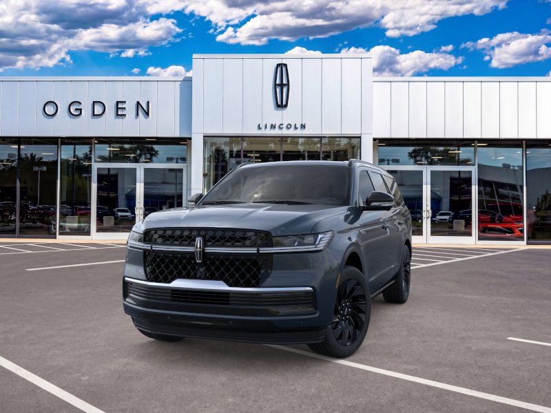 New 2026 Lincoln Navigator Reserve w/ Jet Appearance Package AWD/4WD image 2