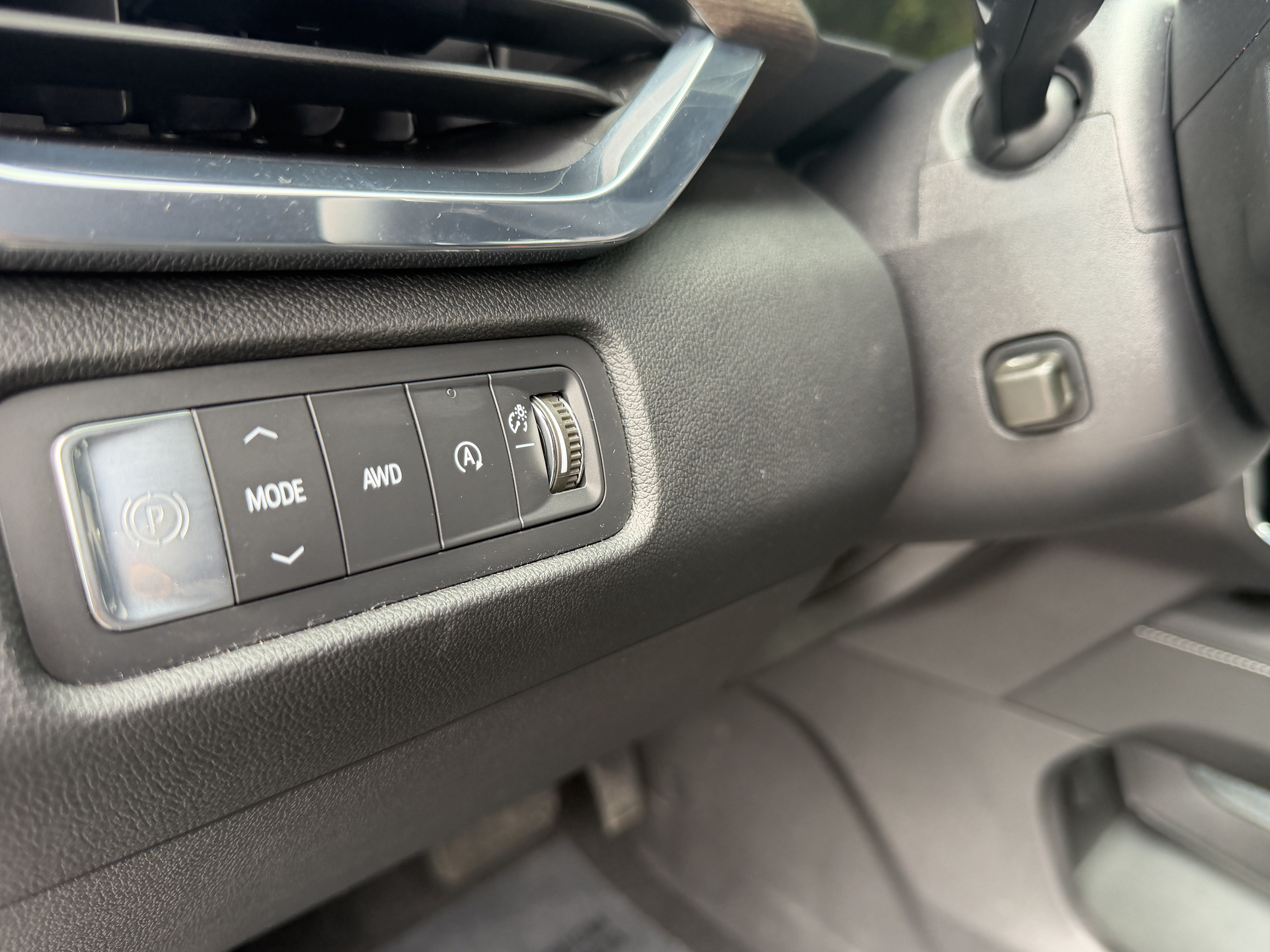 Used 2025 GMC Acadia Denali w/ LPO, Floor Liner Package AWD/4WD image 13