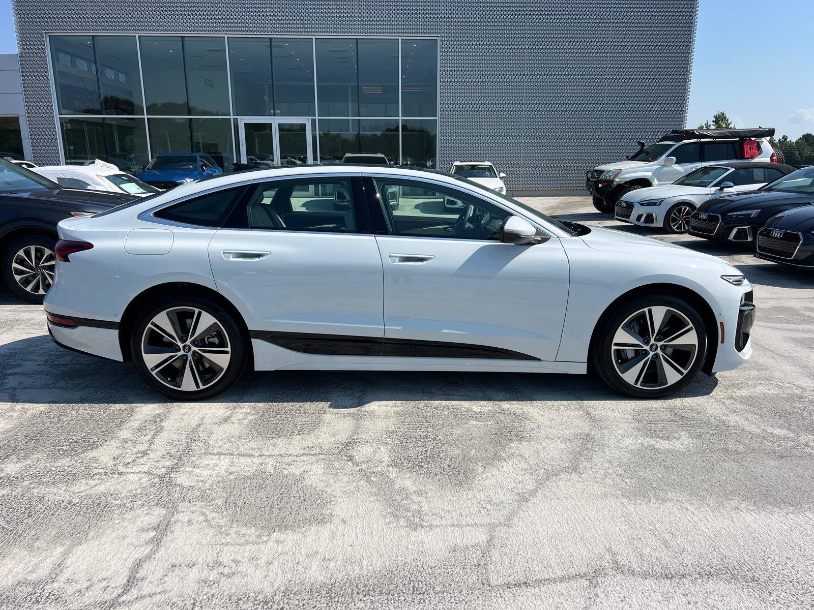 New 2025 Audi A6 e-tron Premium Plus image 4