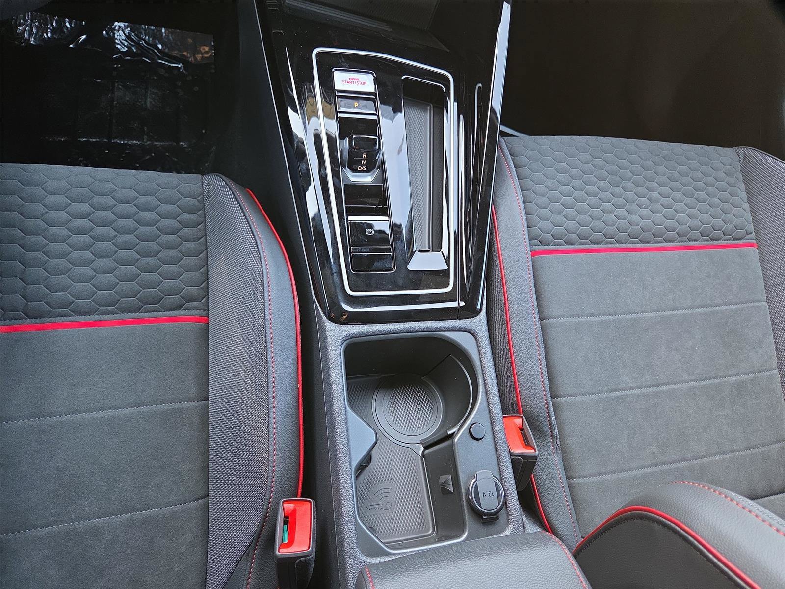 New 2026 Volkswagen GTI SE FWD image 20