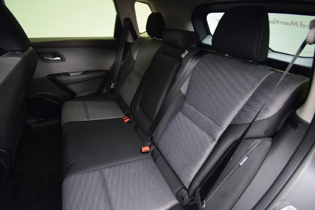 Used 2023 Nissan Rogue SV AWD/4WD image 18