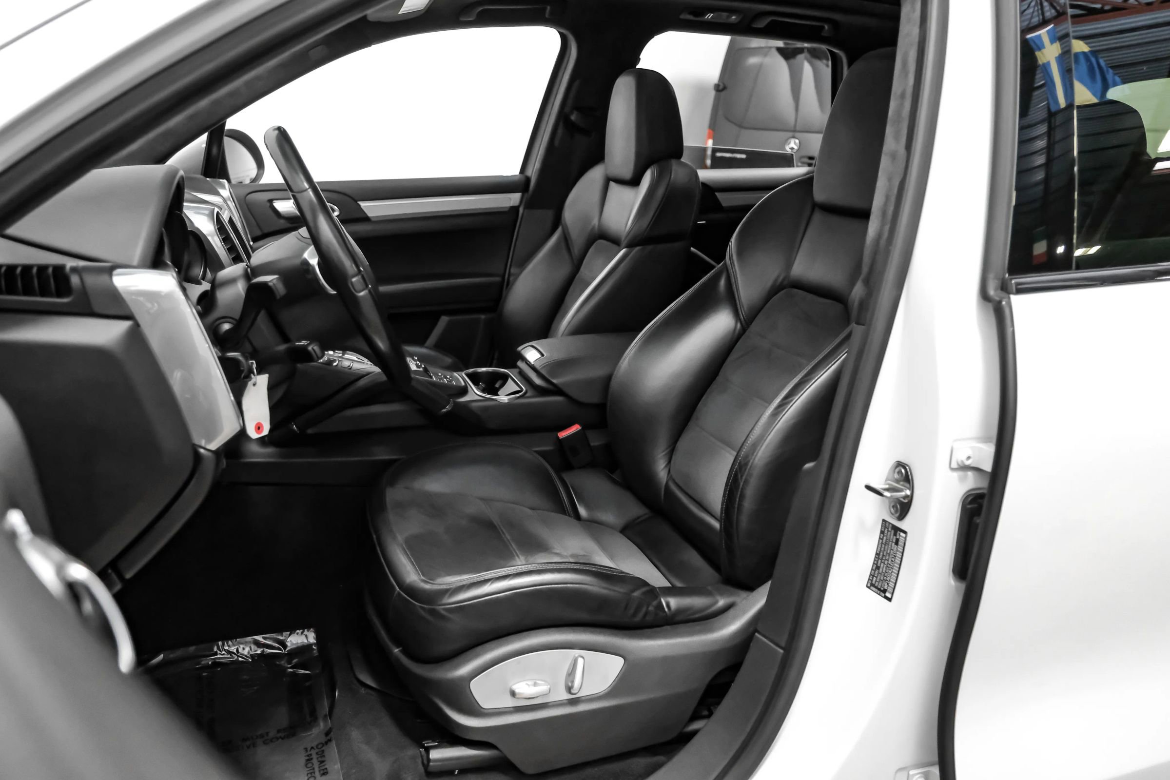 Used 2014 Porsche Cayenne GTS AWD/4WD image 28