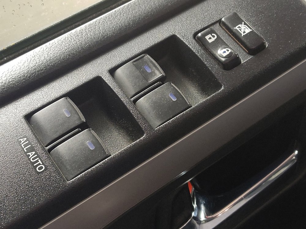 Used 2017 Toyota 4Runner SR5 AWD/4WD image 27